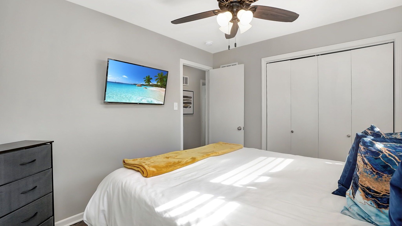 Photo of Bedroom in Homewood