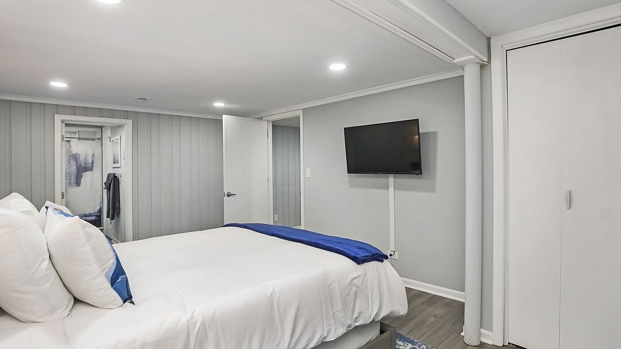 Photo of Bedroom in Homewood