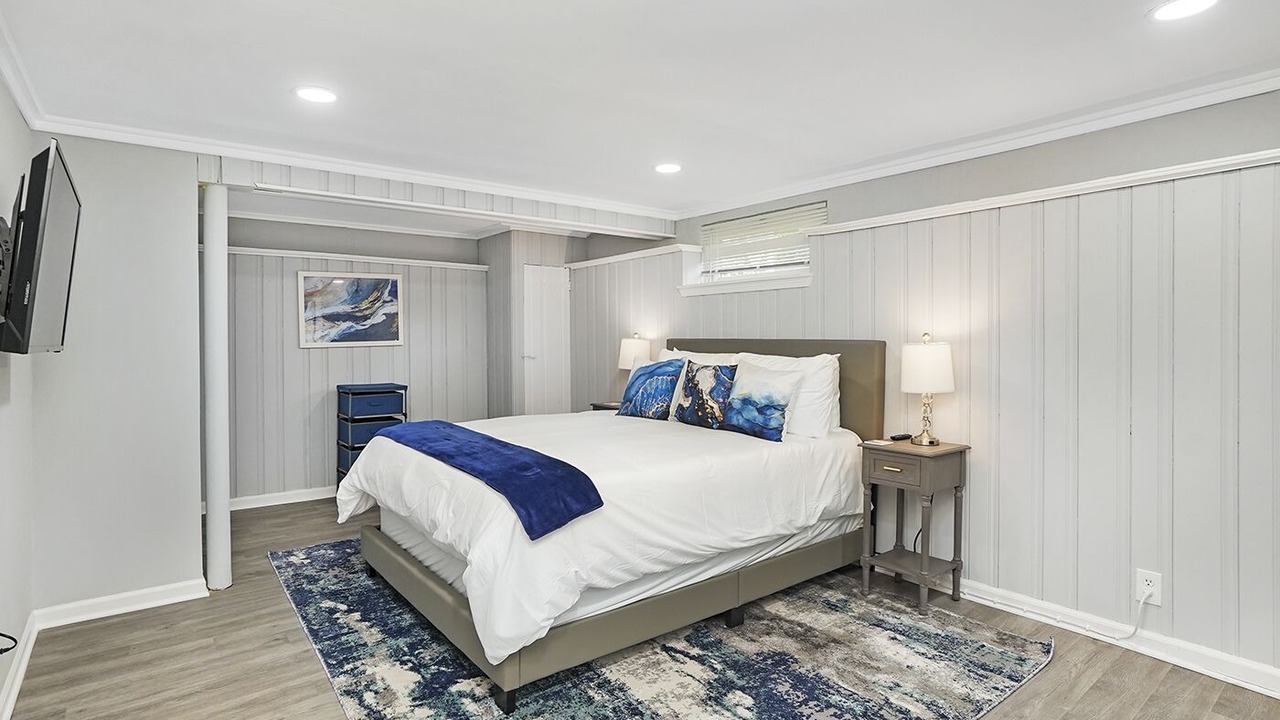 Photo of Bedroom in Homewood