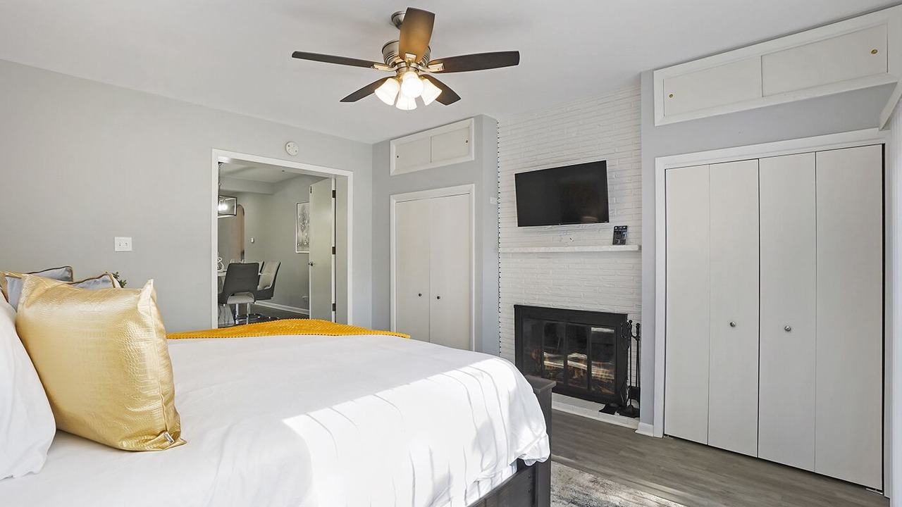 Photo of Bedroom in Homewood