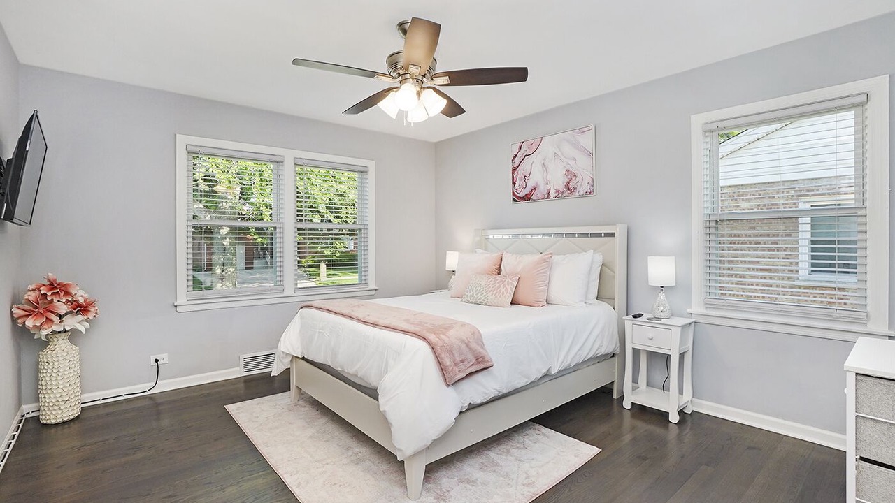 Photo of Bedroom in Homewood