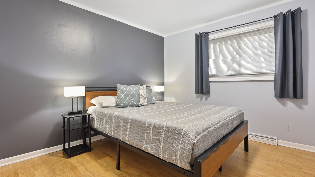Photo of Bedroom in Bensenville