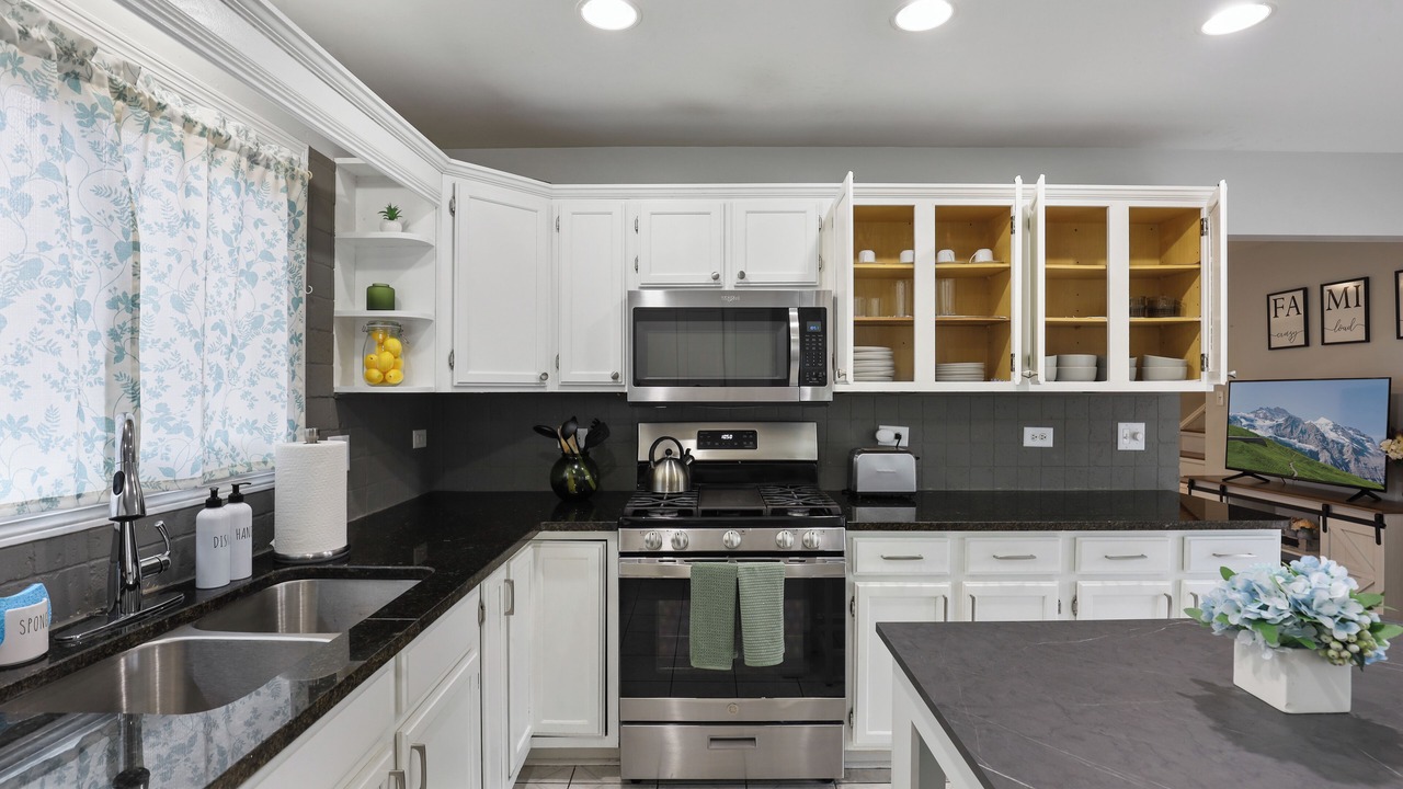 Photo of Kitchen in Bensenville