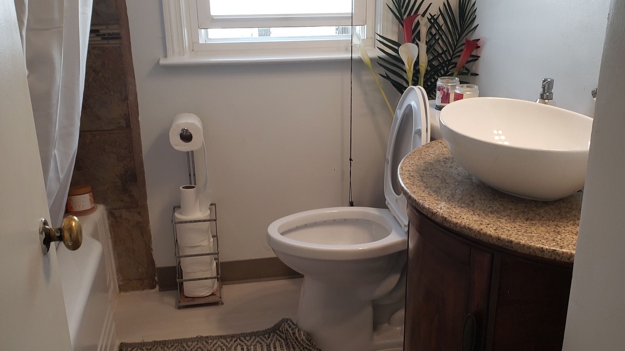 Photo of Bathroom in Calumet Park