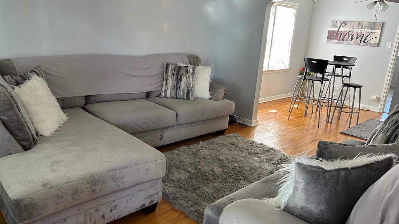 Photo of Livingroom in Calumet Park