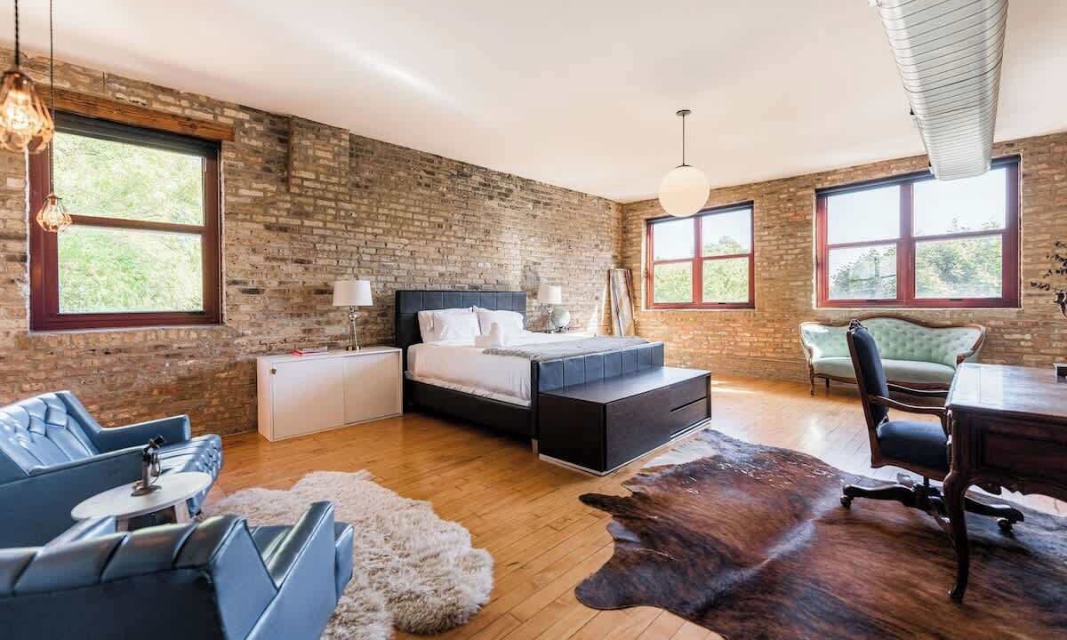 Photo of Bathroom in Logan Square