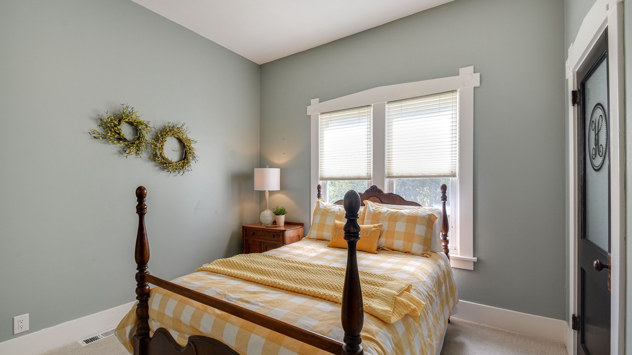 Photo of Bedroom in Biggsville