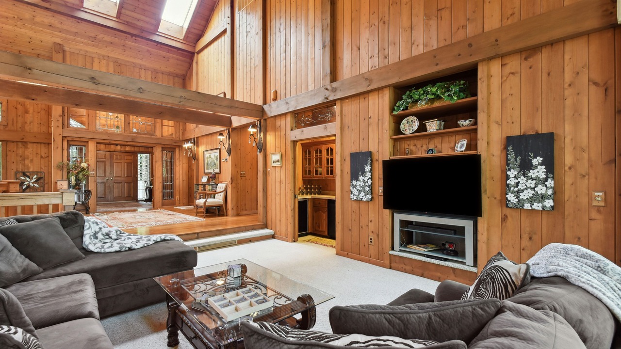 Photo of Livingroom in The Galena Territory