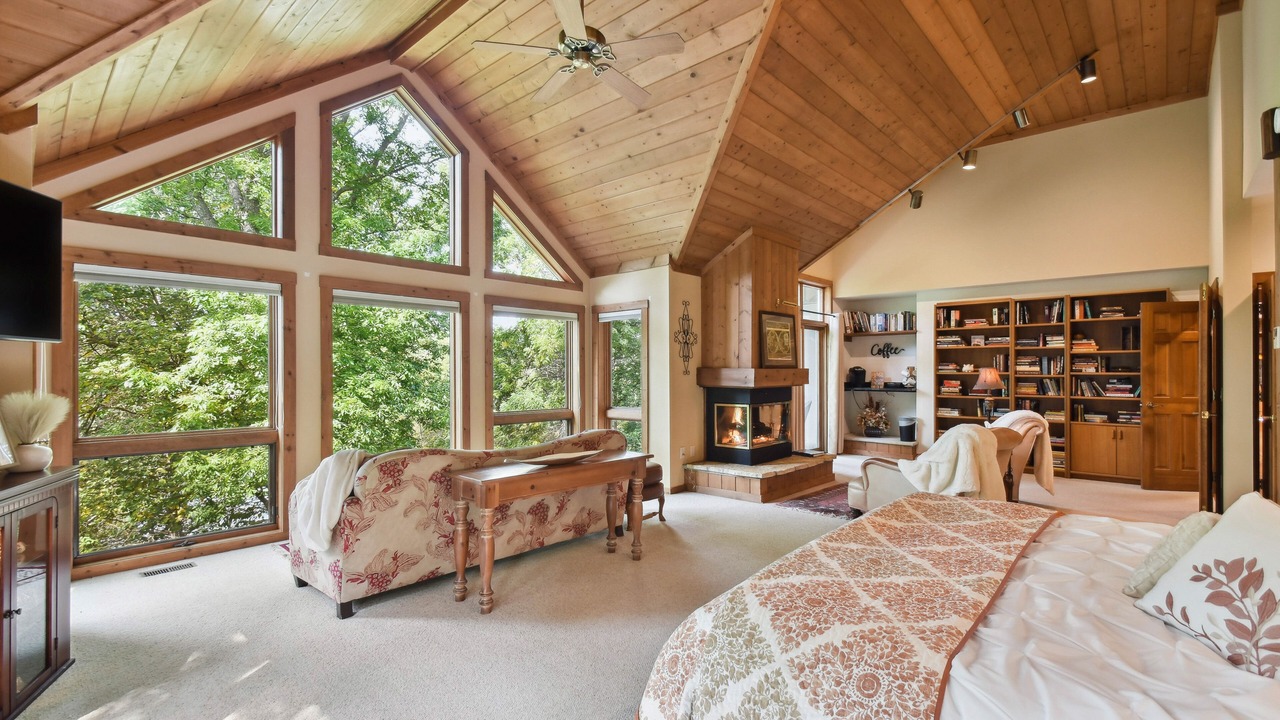 Photo of Livingroom in The Galena Territory