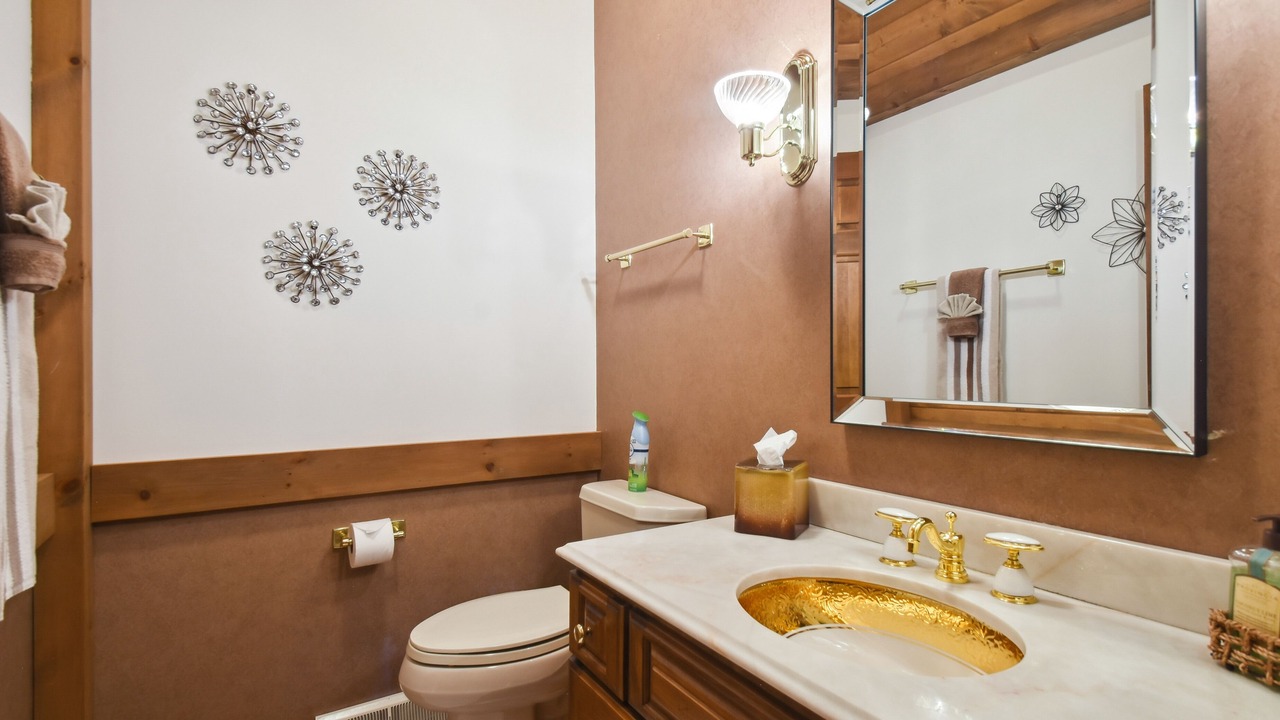 Photo of Bathroom in The Galena Territory