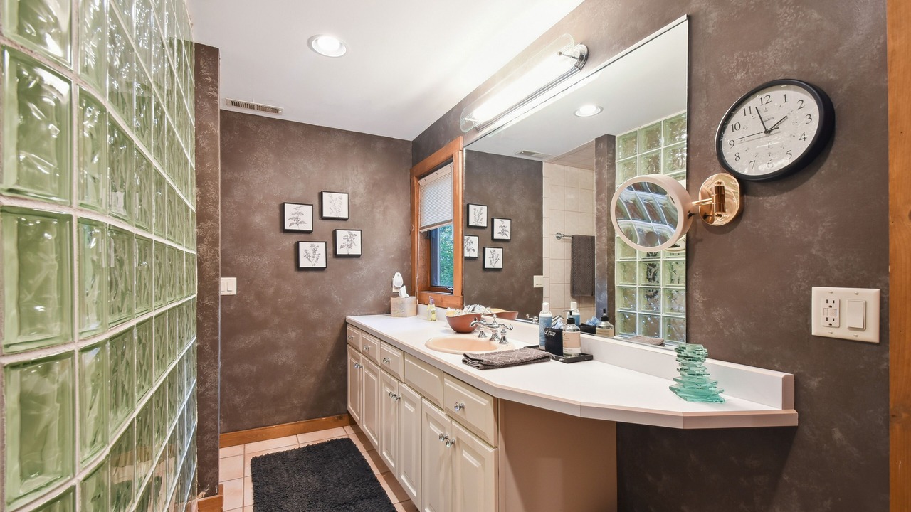 Photo of Bathroom in The Galena Territory