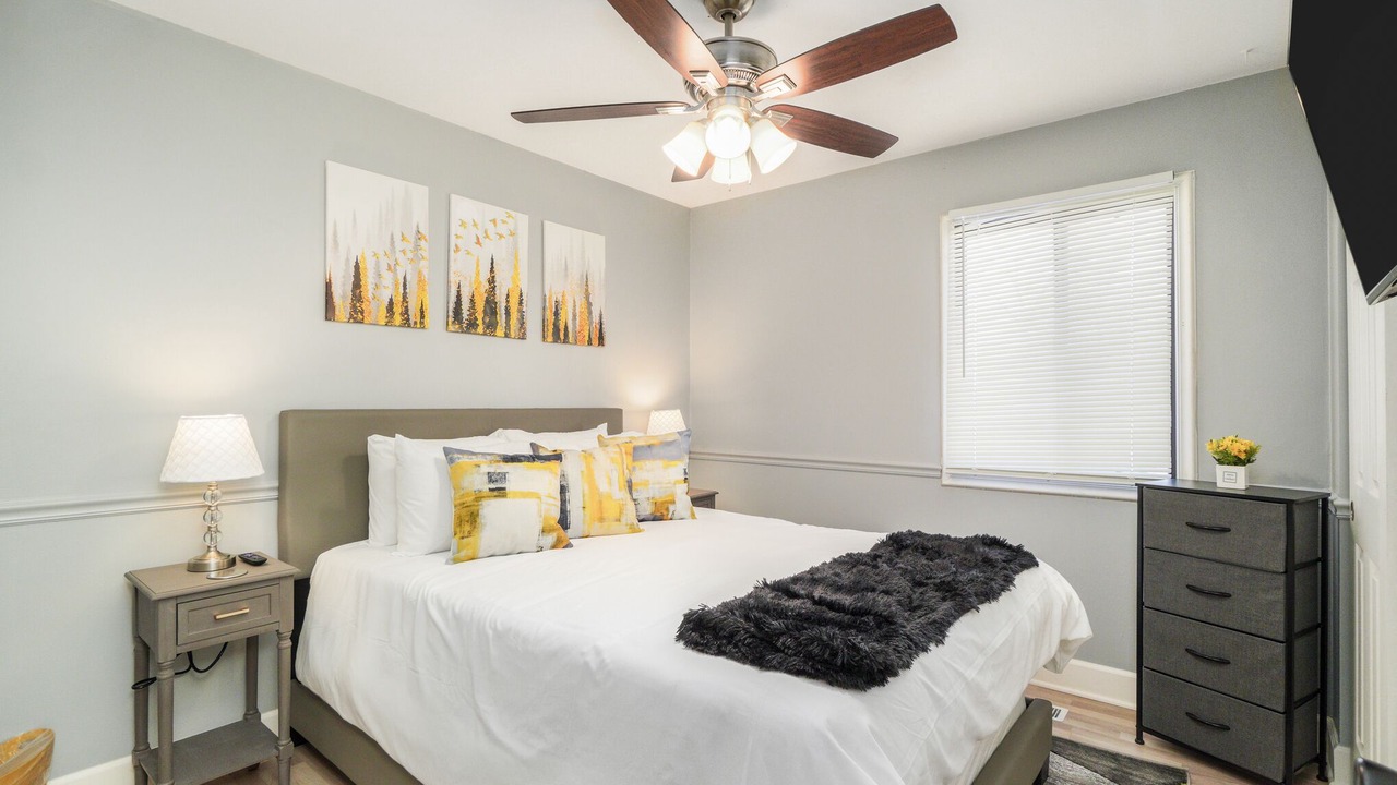 Photo of Bedroom in Bloomingdale