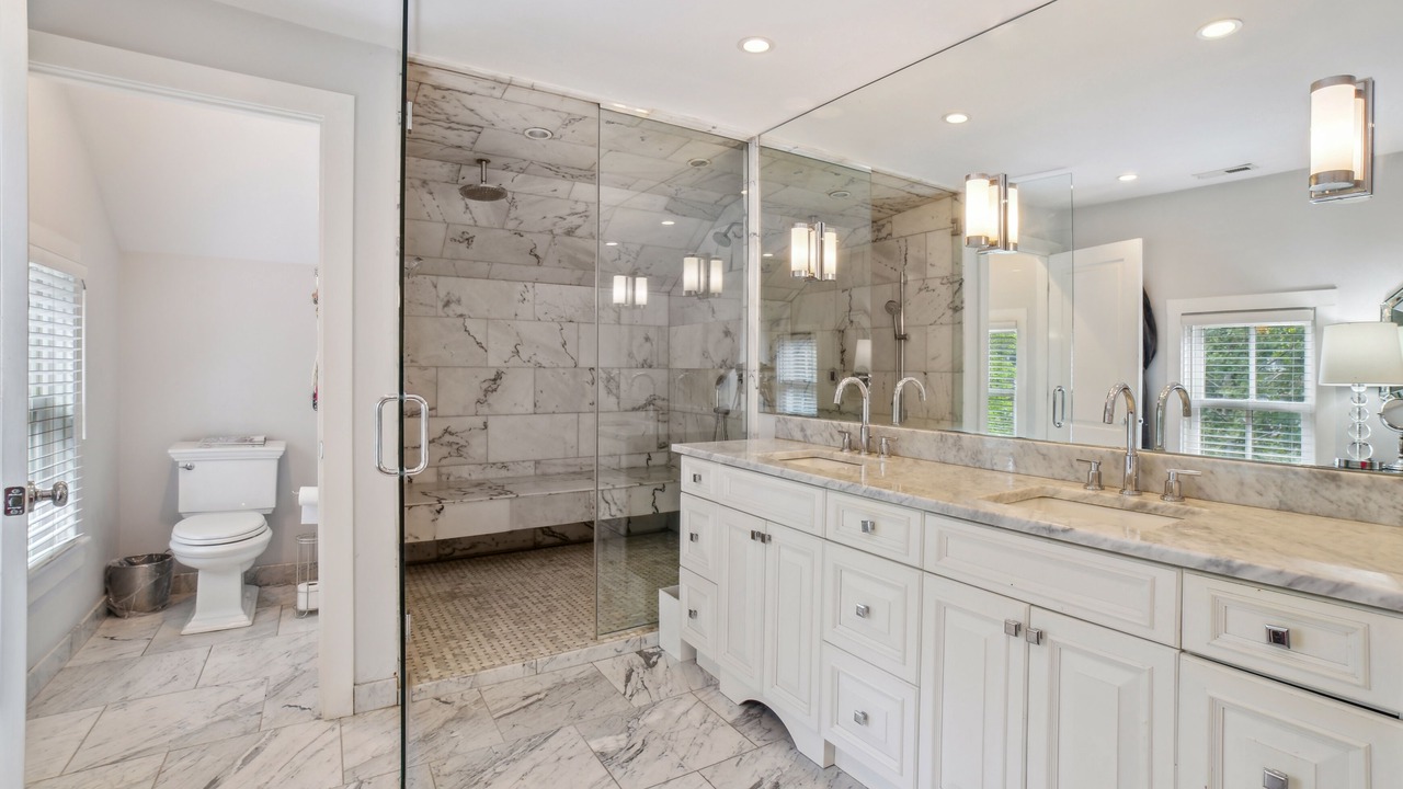 Photo of Bathroom in Ravenswood