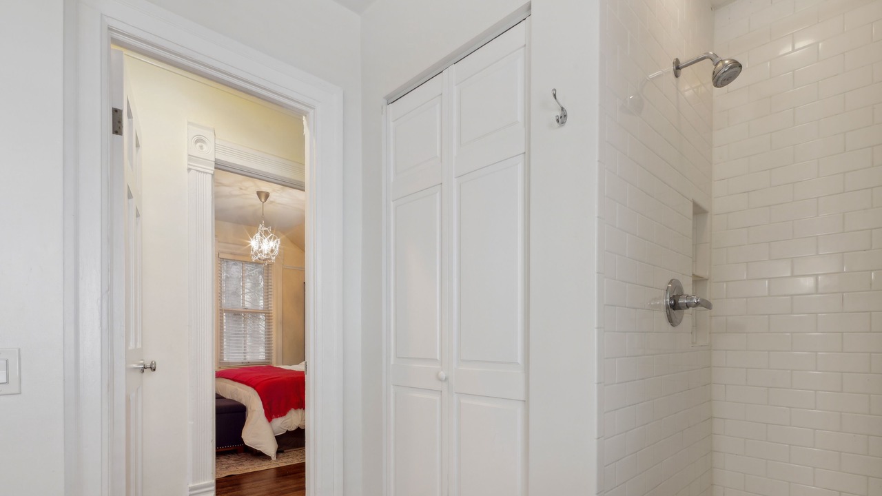 Photo of Bathroom in Ravenswood