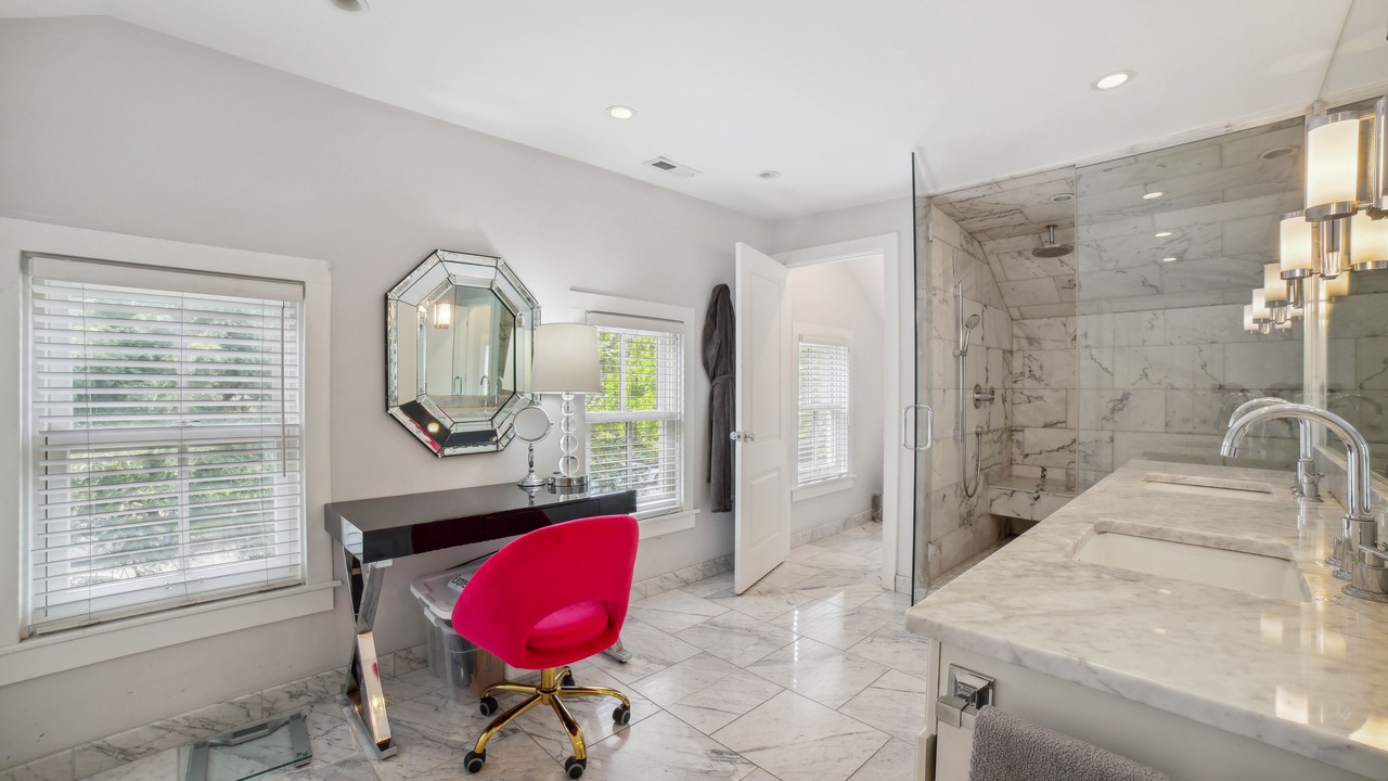 Photo of Bathroom in Ravenswood