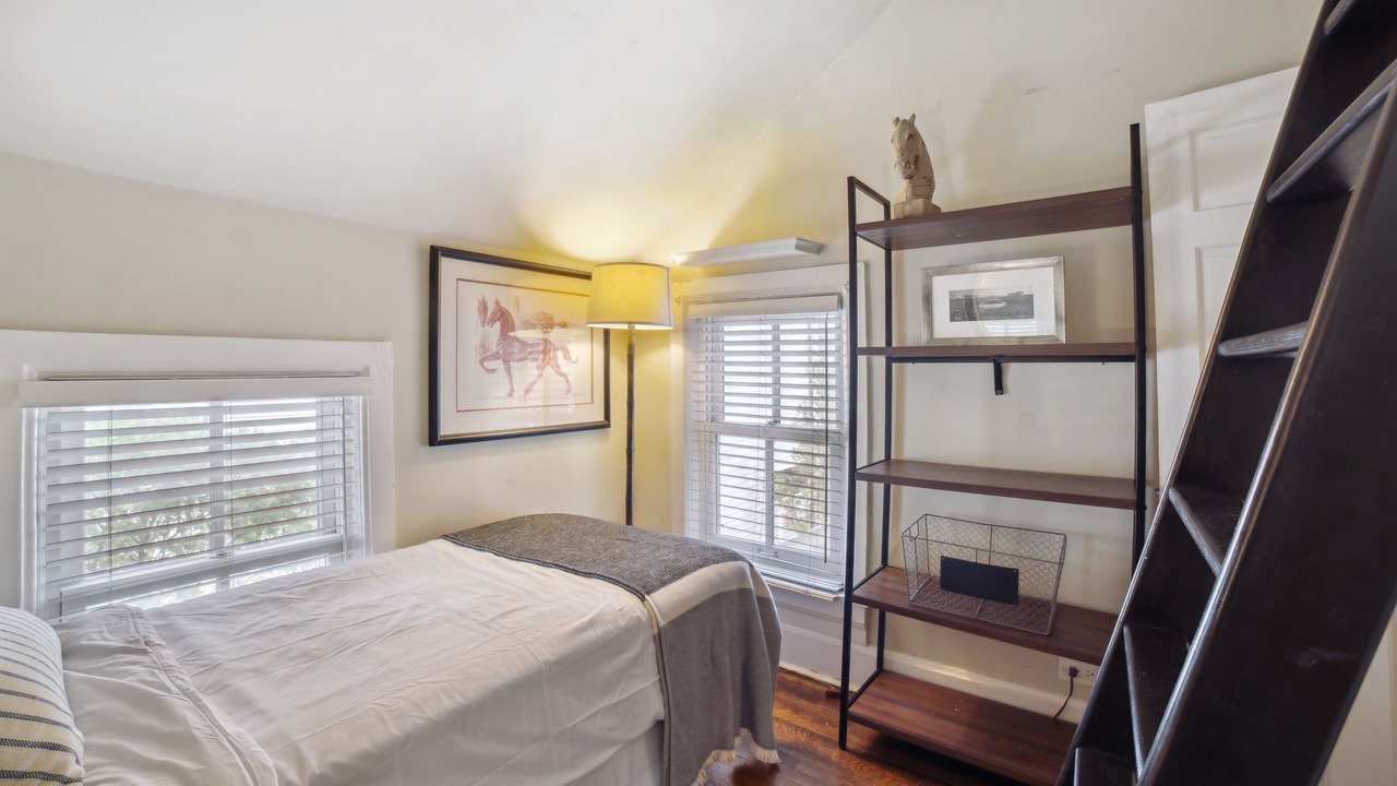 Photo of Bedroom in Ravenswood