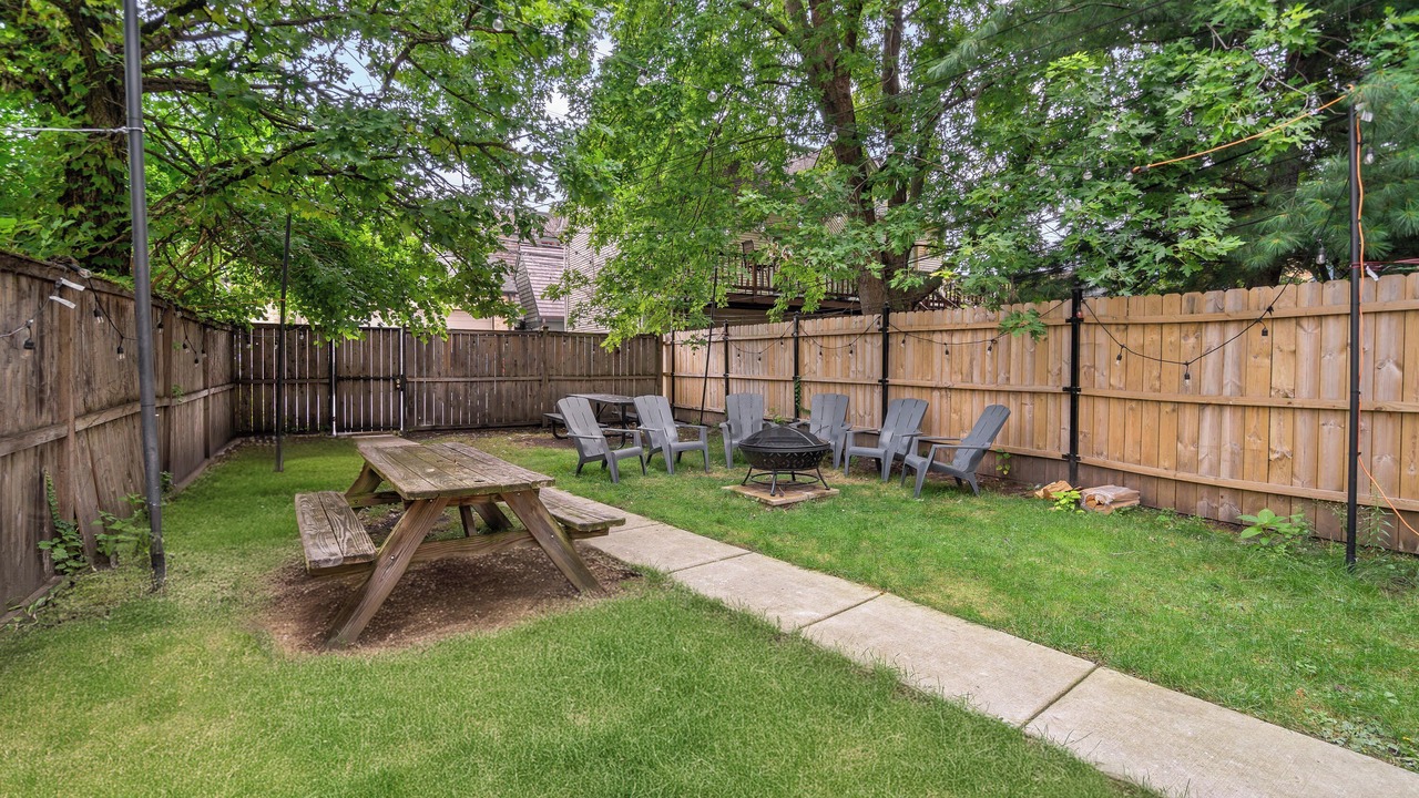 Photo of Outdoor in Lakeview