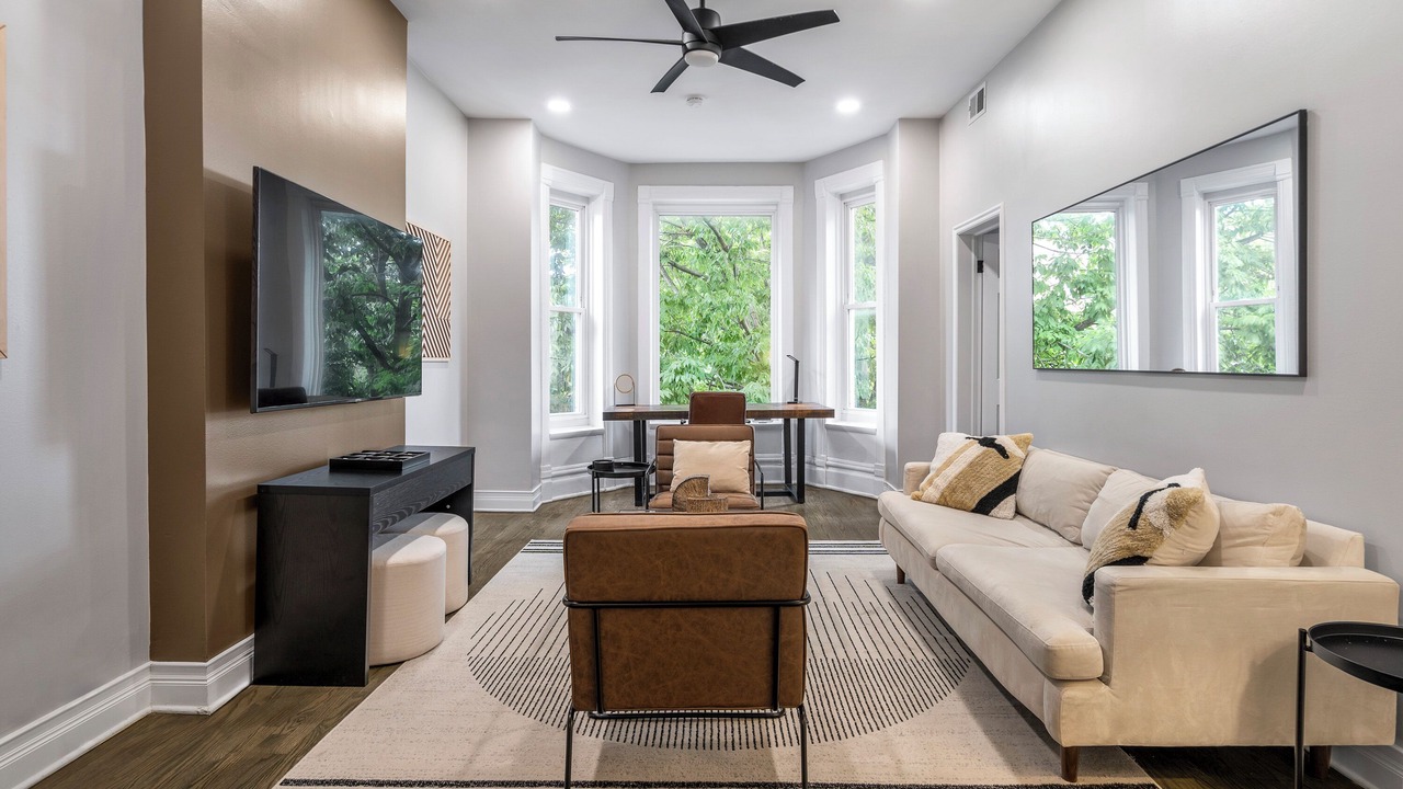 Photo of Livingroom in Lakeview