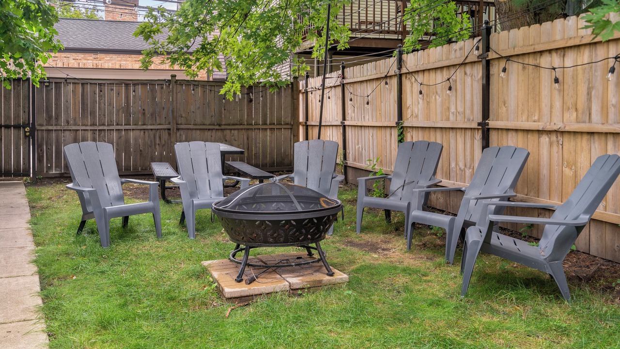 Photo of Outdoor in Lakeview