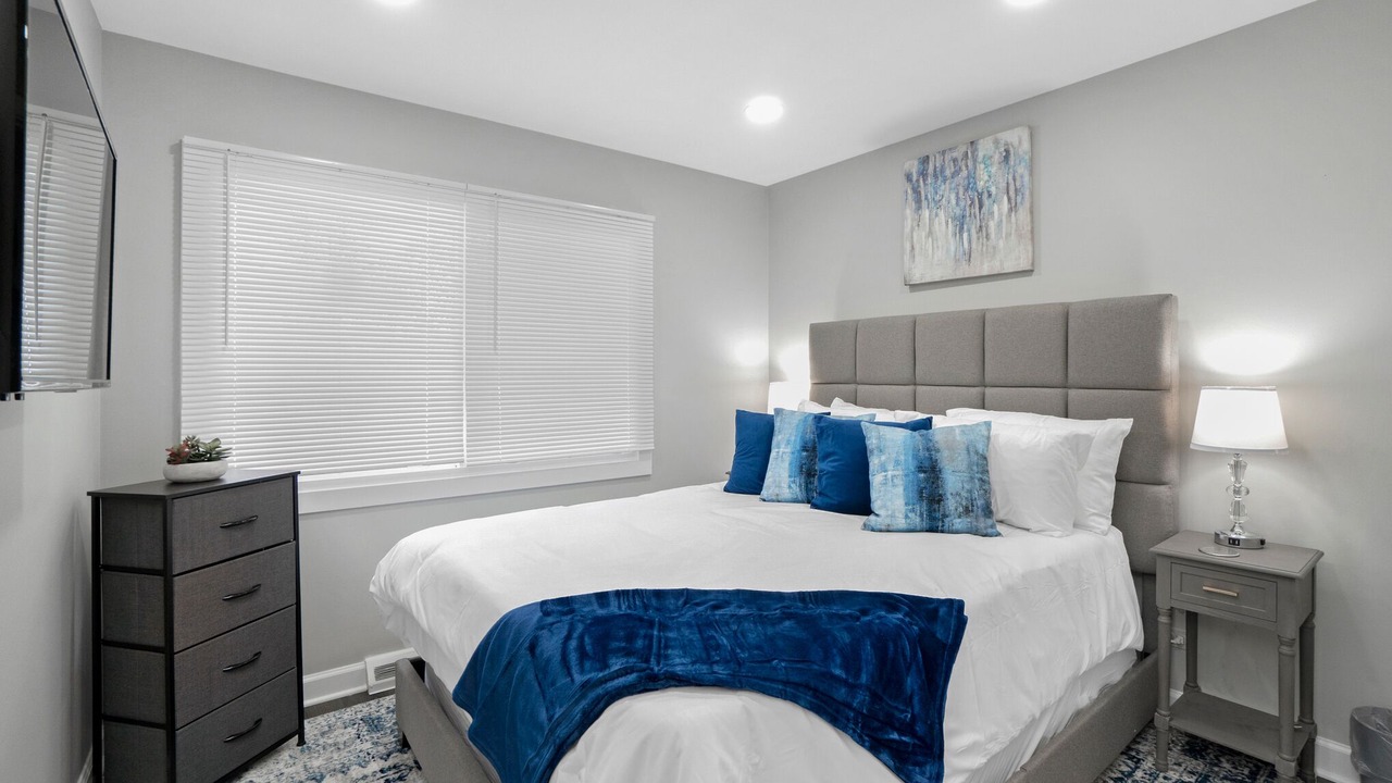 Photo of Bedroom in Elk Grove Village