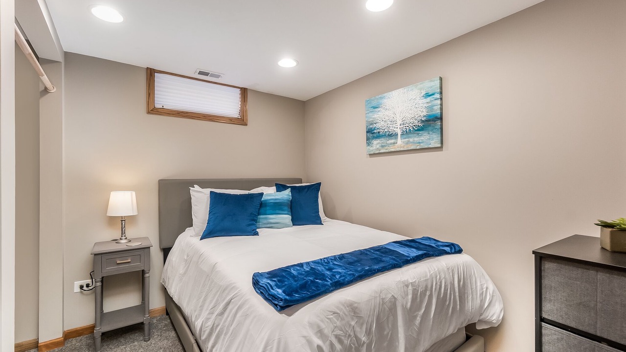 Photo of Bedroom in Itasca