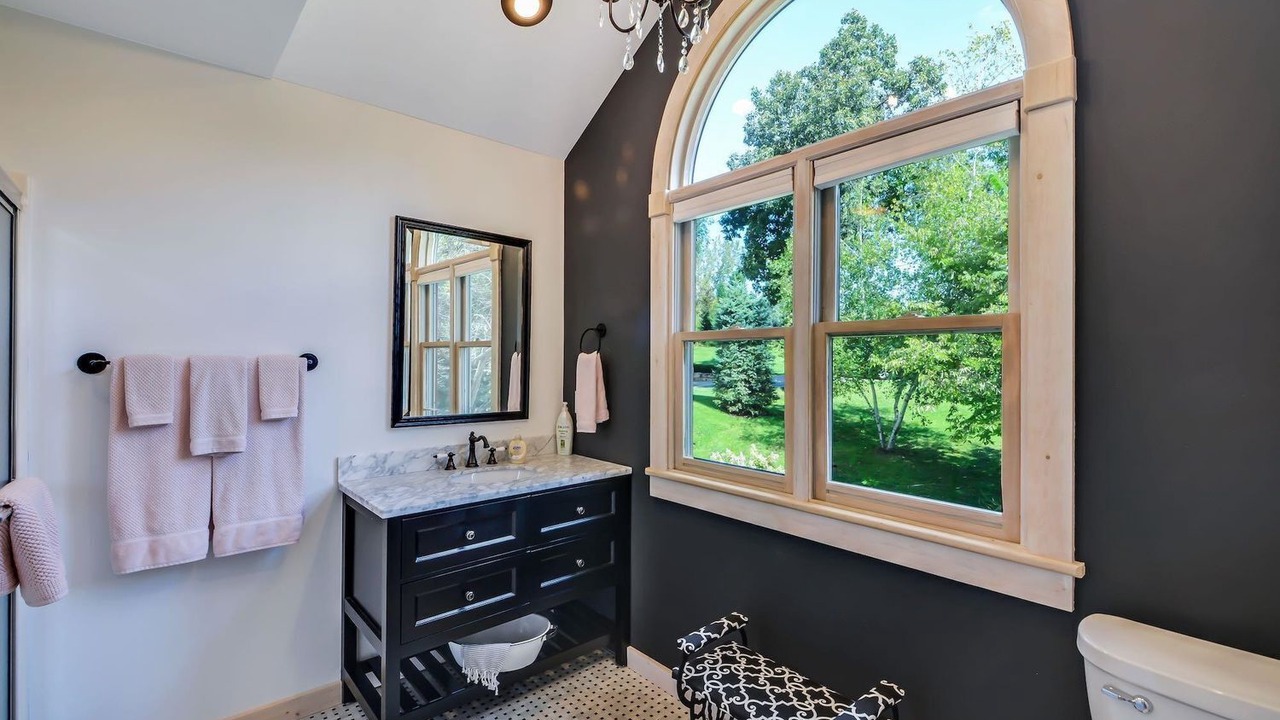 Photo of Bathroom in The Galena Territory