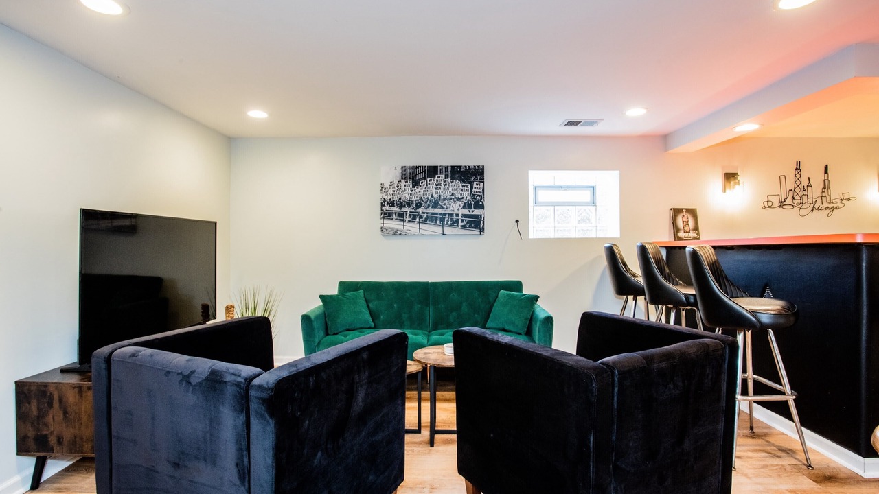 Photo of Livingroom in Jefferson Park