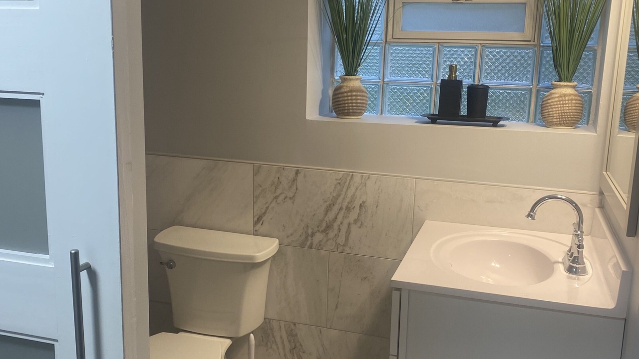 Photo of Bathroom in Avalon Park
