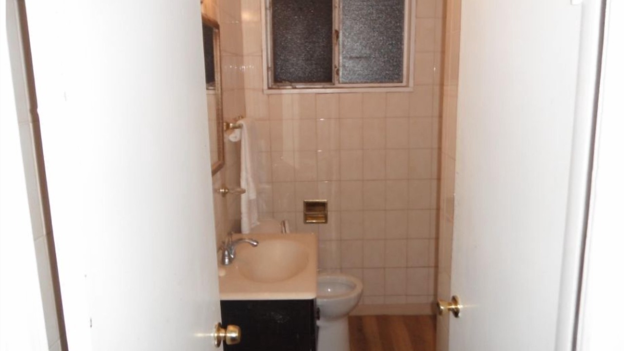 Photo of Bathroom in Roseland