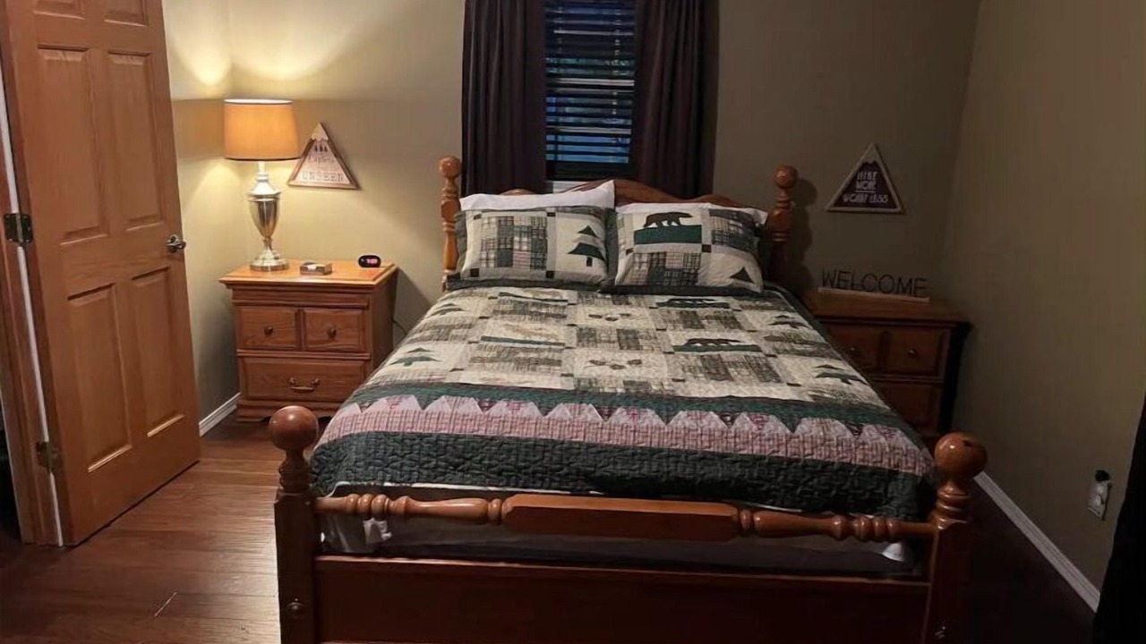 Photo of Bedroom in Benton