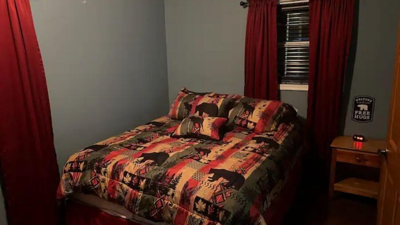 Photo of Bedroom in Benton