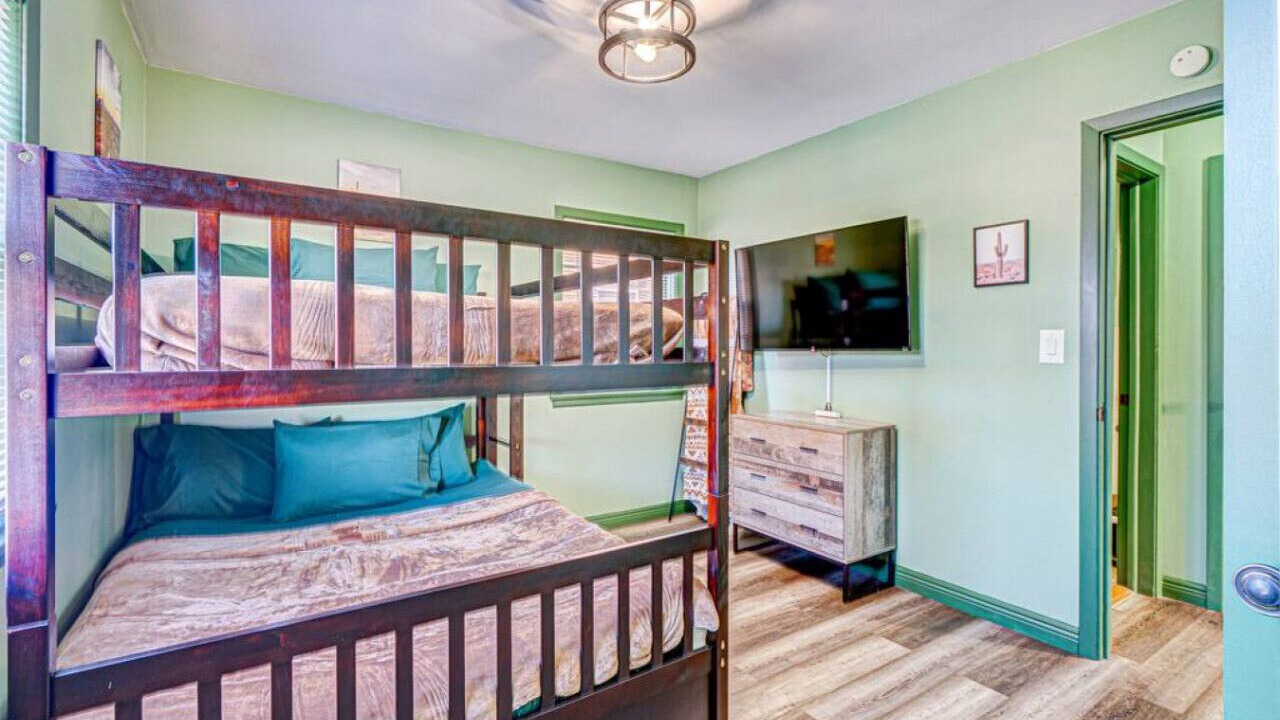 Photo of Bedroom in Elmwood Park
