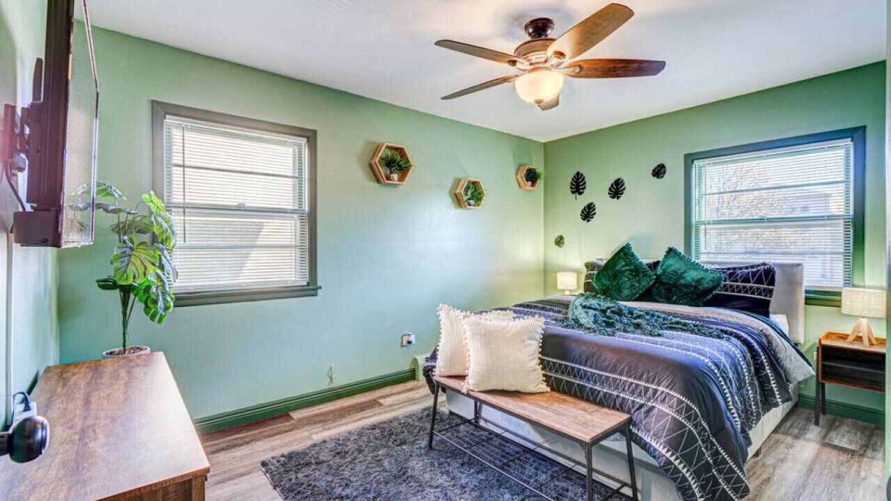 Photo of Bedroom in Elmwood Park