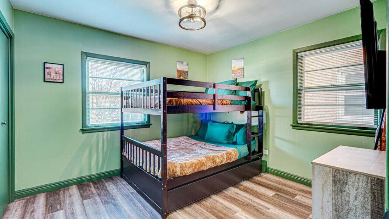 Photo of Bedroom in Elmwood Park