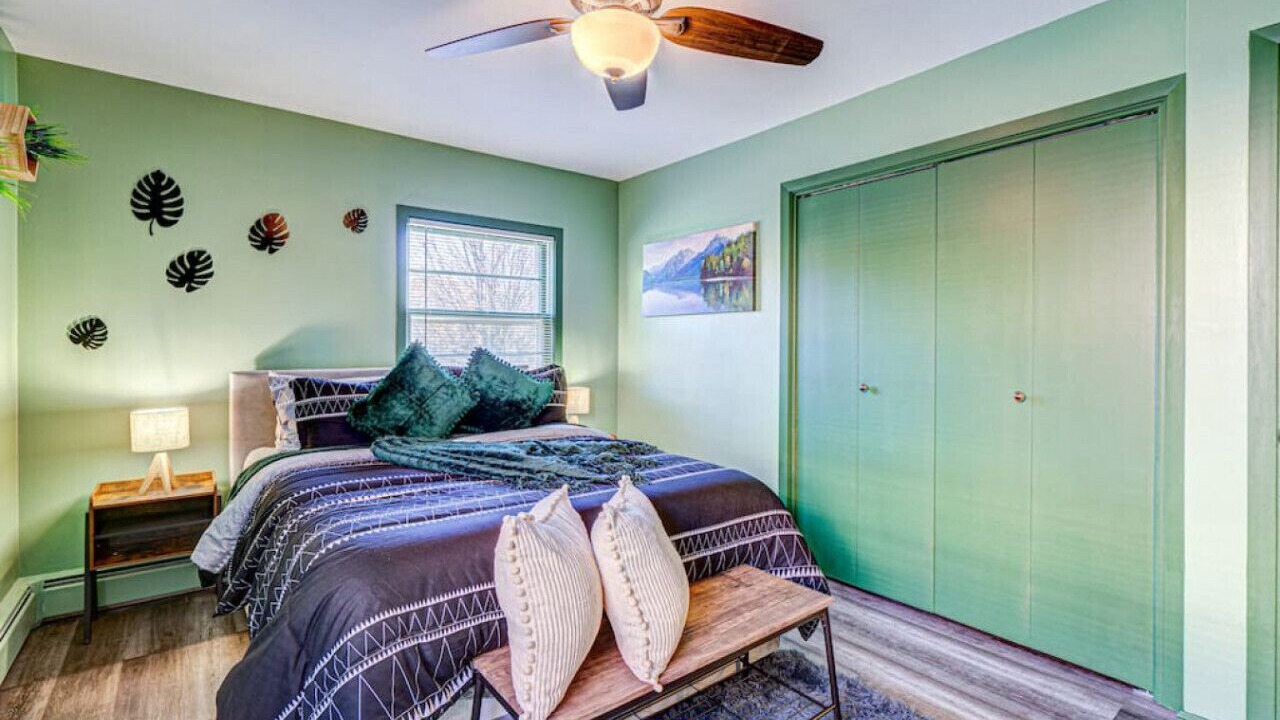Photo of Bedroom in Elmwood Park