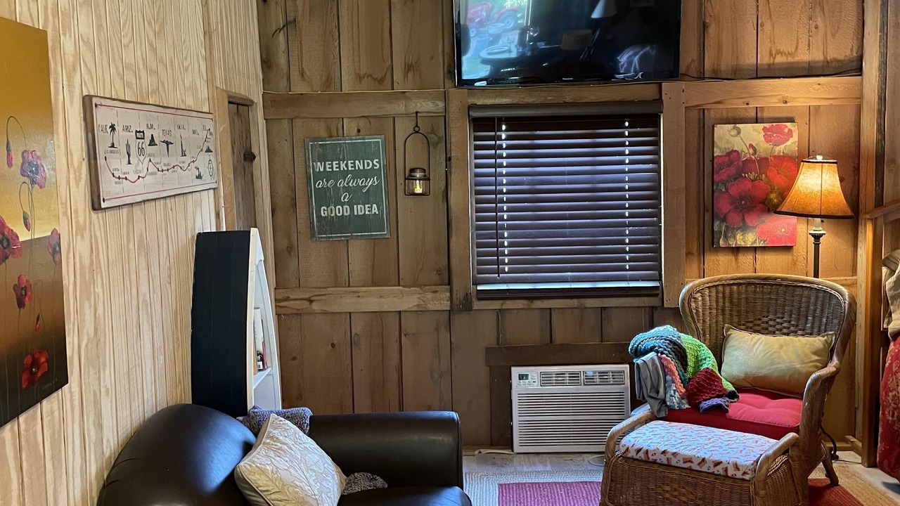 Photo of Livingroom in McLean County