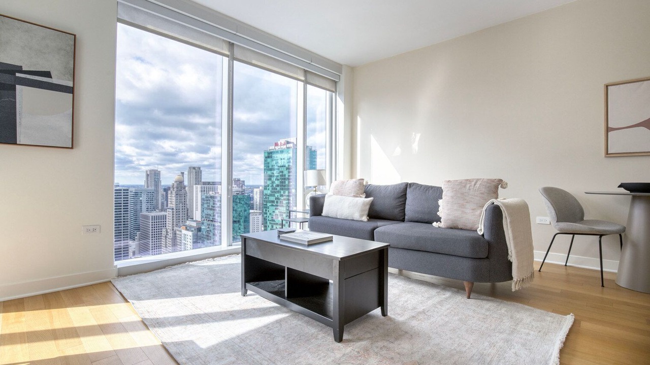 Photo of Livingroom in Streeterville