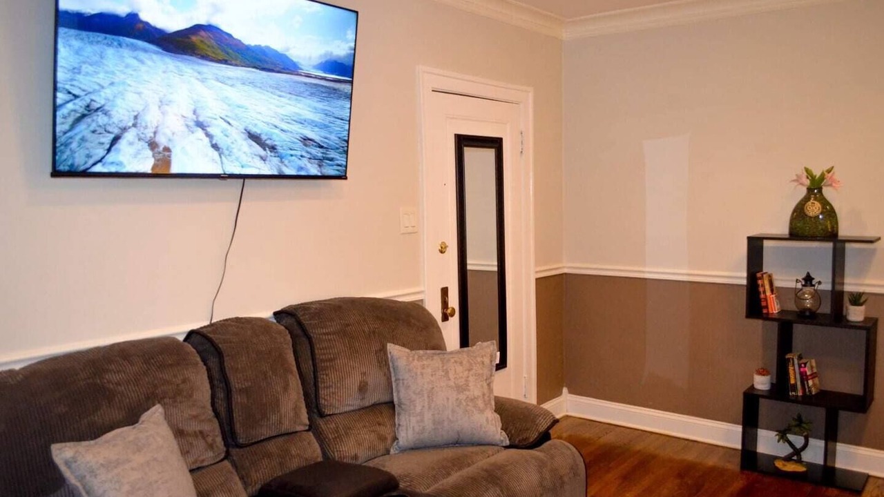 Photo of Livingroom in Lakeview