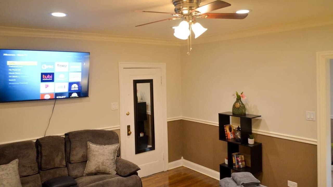 Photo of Livingroom in Lakeview