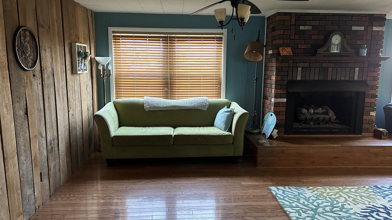 Photo of Livingroom in Lakewood  Shelby County