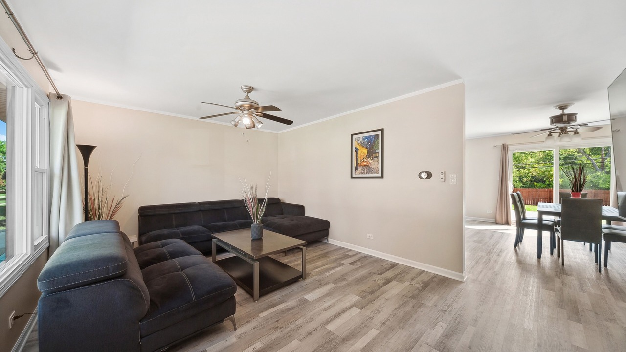 Photo of Livingroom in Schaumburg