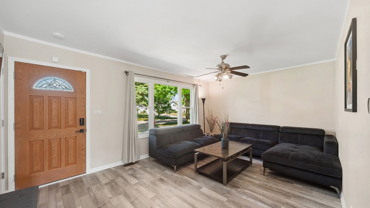 Photo of Livingroom in Schaumburg