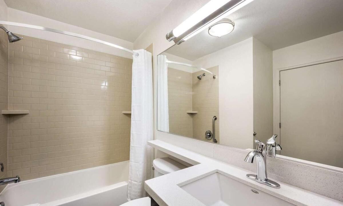 Photo of Bathroom in Schiller Park