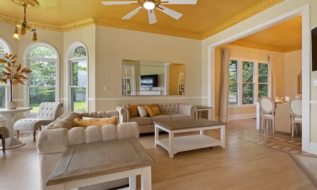 Photo of Livingroom in Fox Lake