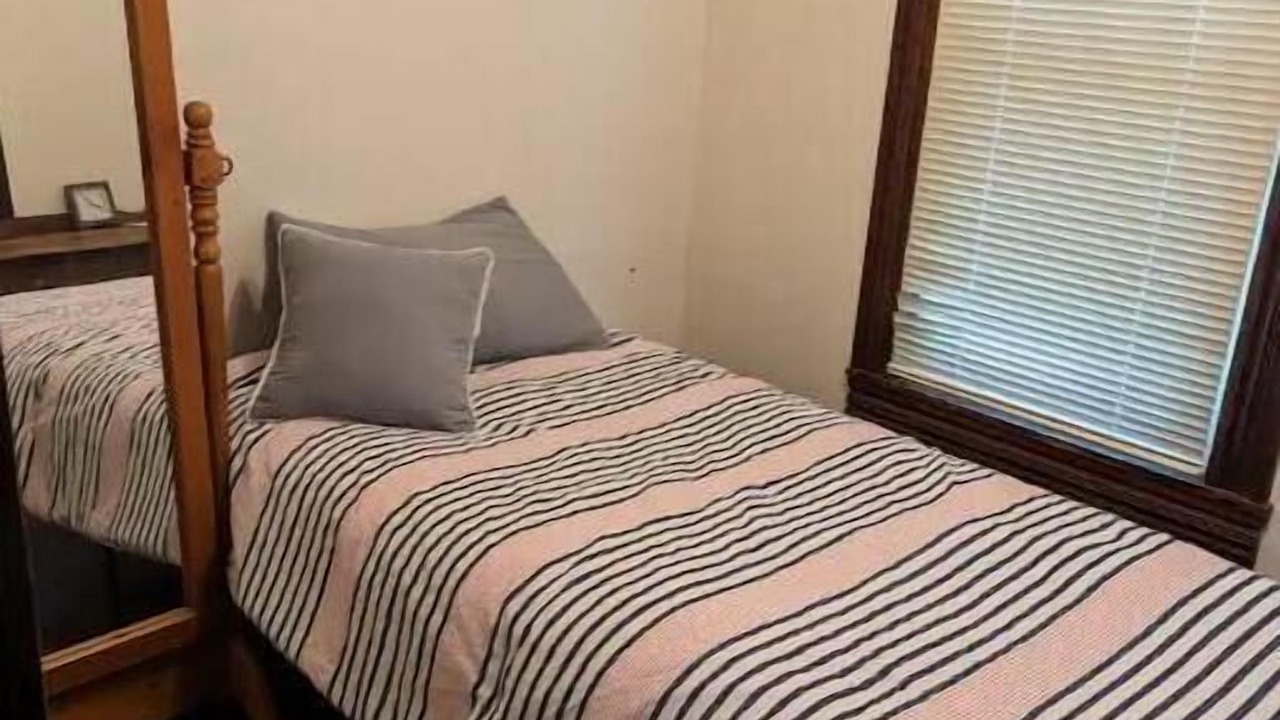 Photo of Bedroom in Oquawka