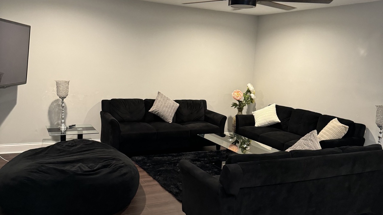 Photo of Livingroom in Streamwood