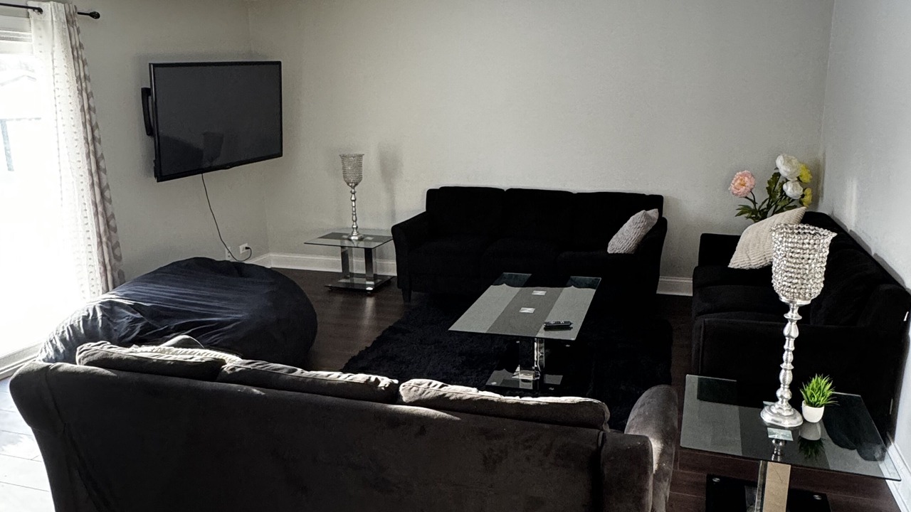Photo of Livingroom in Streamwood