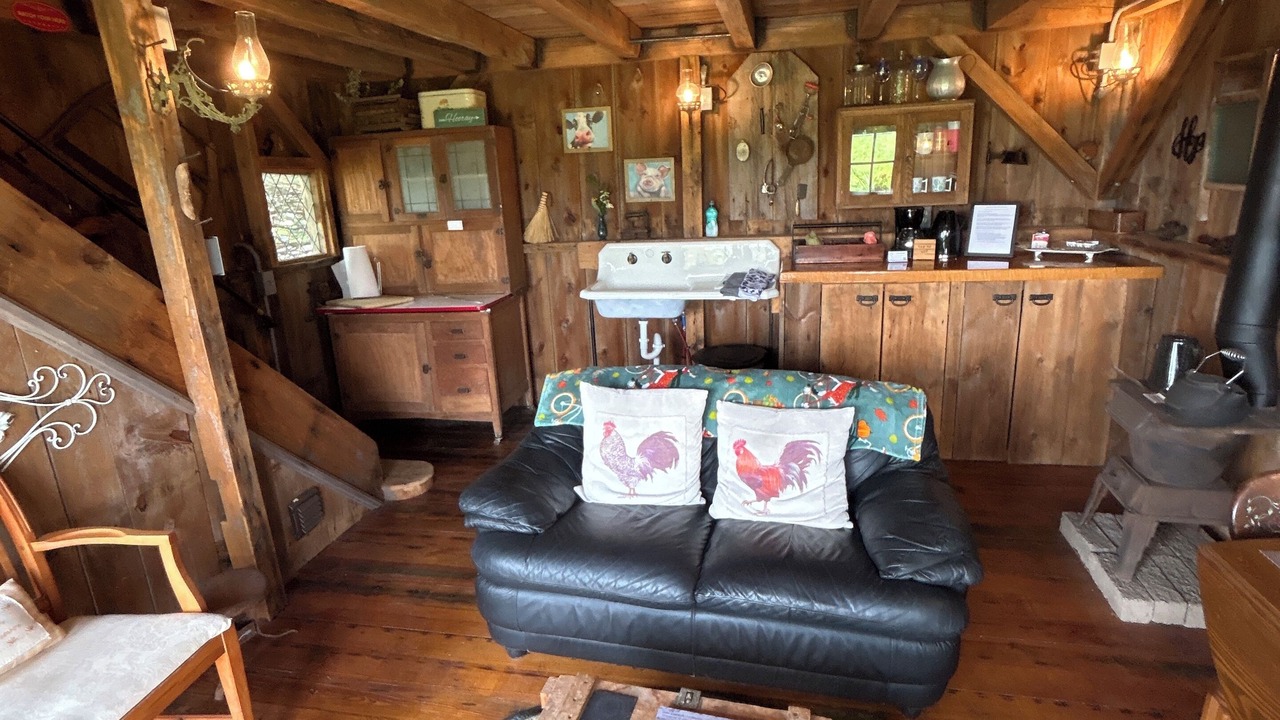Photo of Livingroom in McLean County