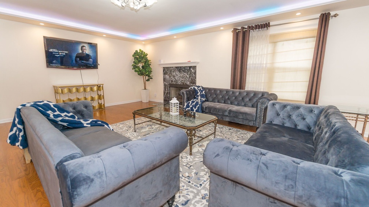Photo of Livingroom in Carol Stream