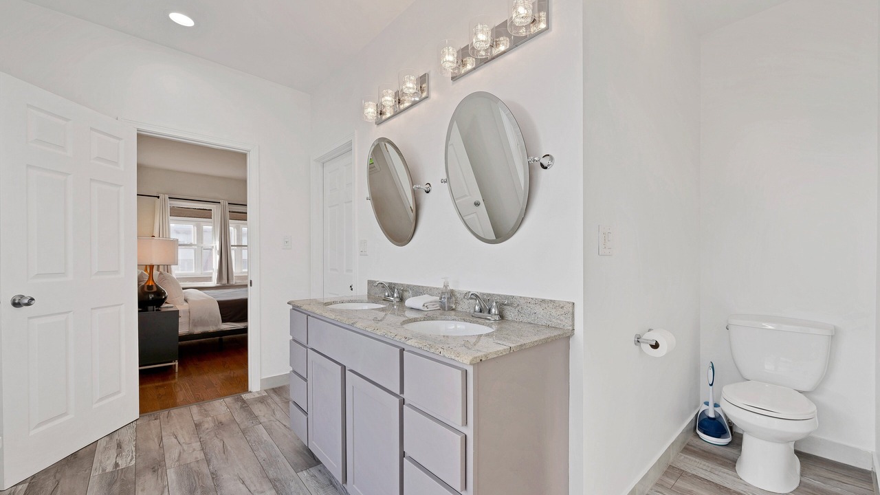 Photo of Bathroom in Oak Park